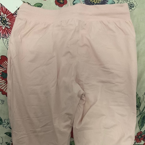 Lululemon Beyond the Studio 7/8 Jogger Size 14 Light Pink - Picture 7 of 10